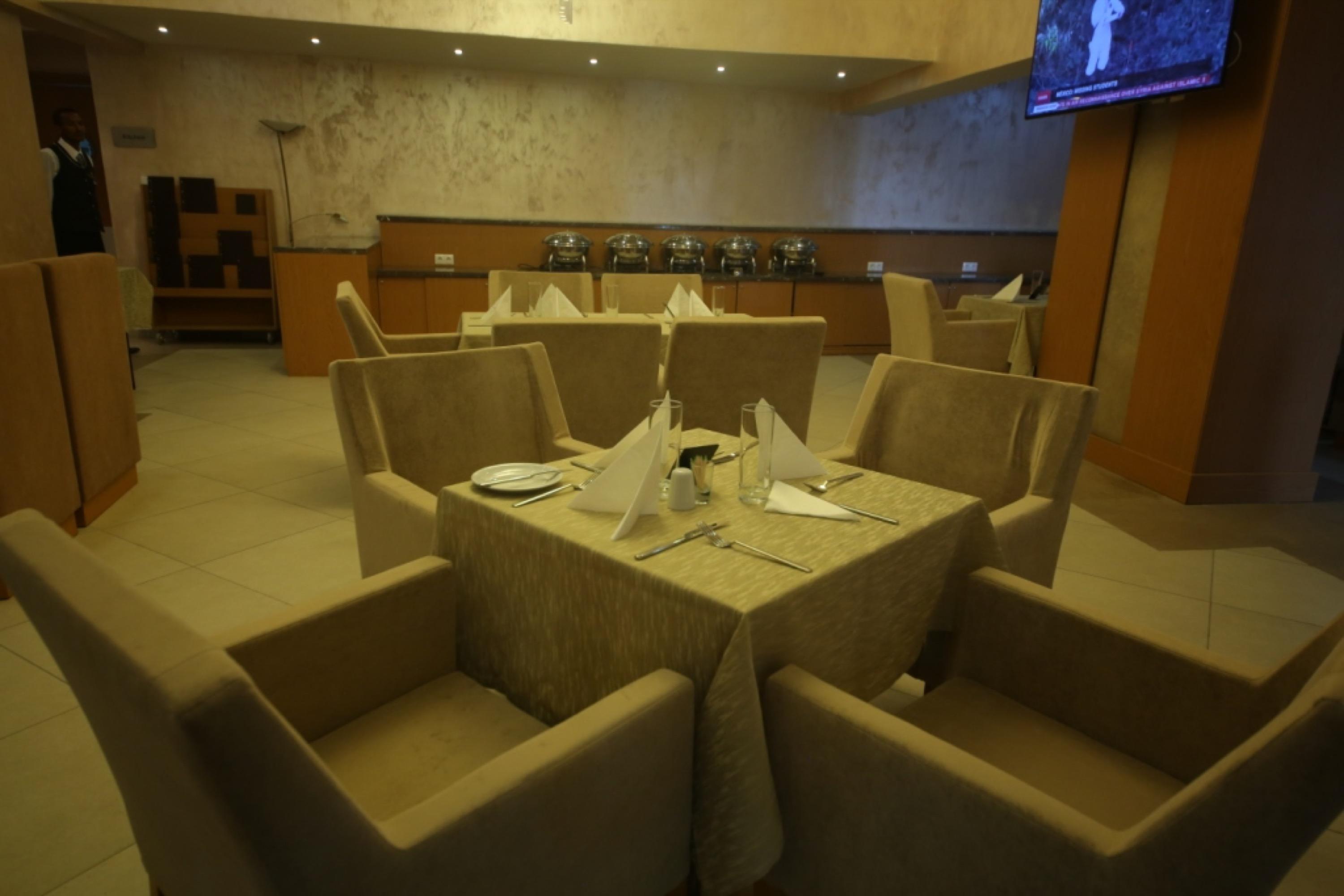 Momona Hotel Adis Abeba Exterior foto